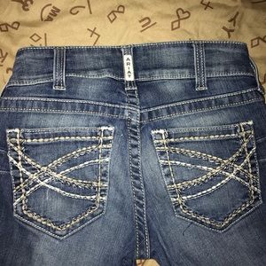 Ariat bootcut “entwined”